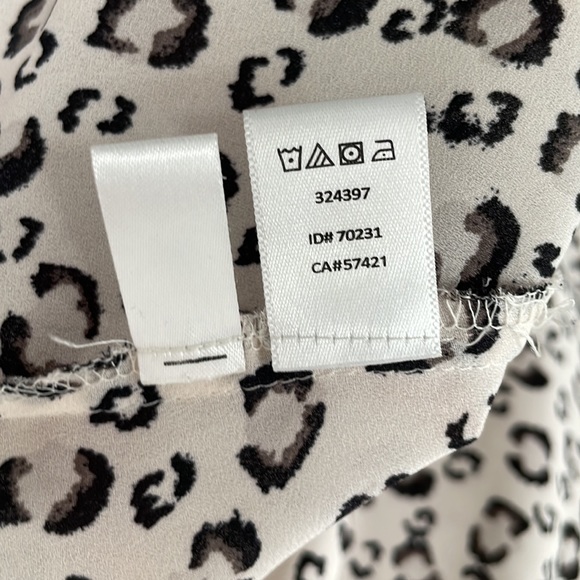 LOFT leopard print button up blouse size medium - Picture 6 of 7